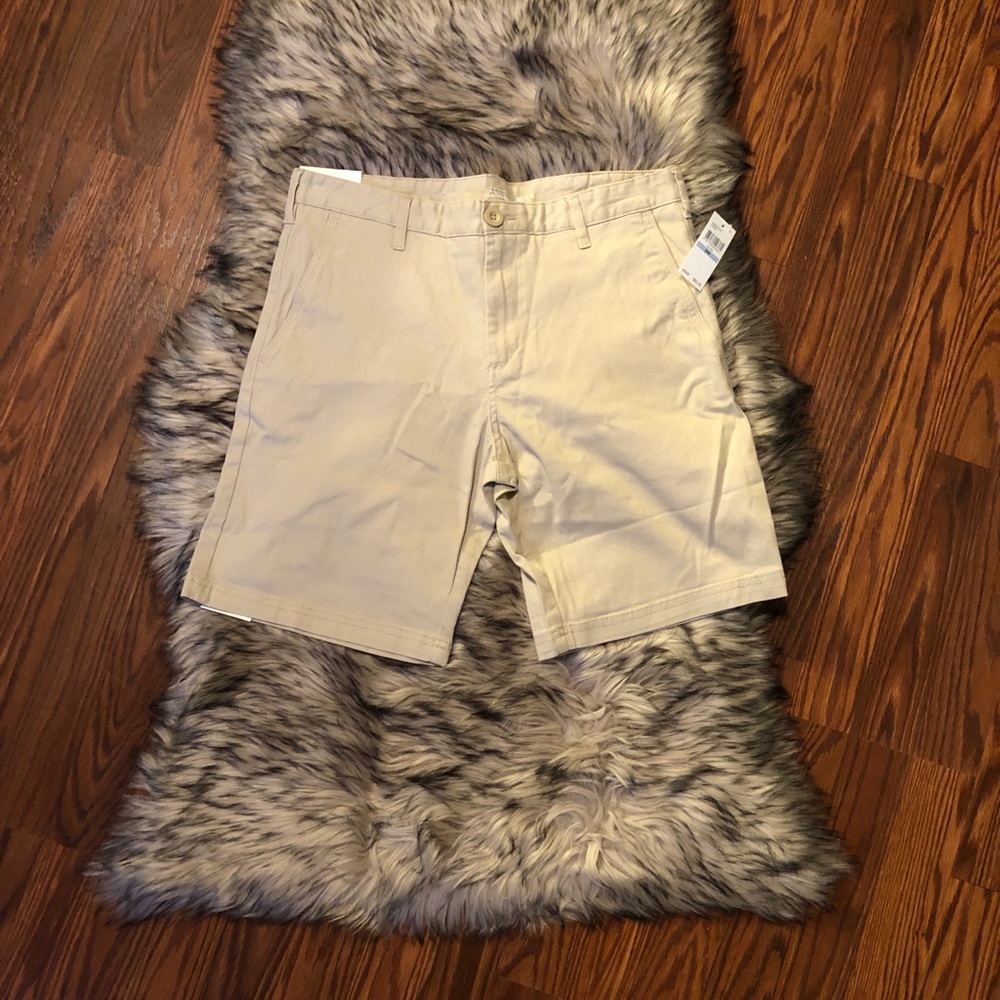 IZOD Relaxed Flat Front Chino Shorts with Stretch